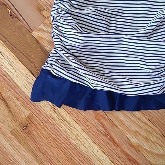 🧡2/$15 Bundle **Divine Modestee Striped Blue/White Tankini Top size M - Picture 3 of 4